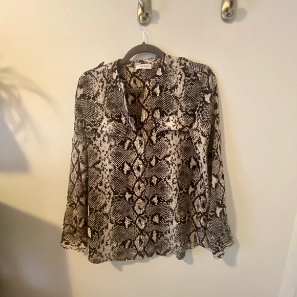 Calvin Klein snake button down - Picture 2 of 5
